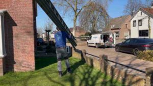 Schoorsteen onderhoud Gorinchem ladder bus